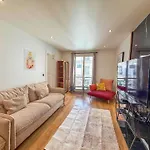 Urban Flat 103 - Spacious Flat Near Grands Boulevards