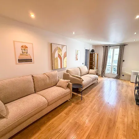 Urban Flat 103 - Spacious Flat Near Grands Boulevards Appartamento Parigi